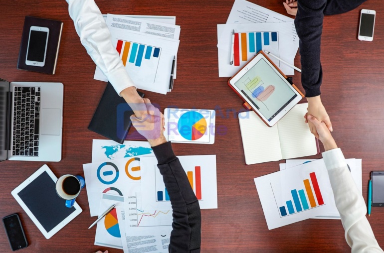 OpenAI Accelerates Enterprise Push: Partnerships and New Tools to Integrate ChatGPT into Business Workflows